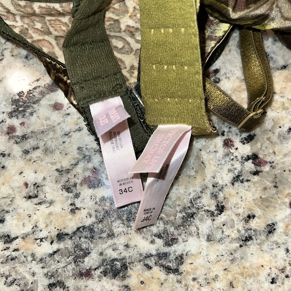 2 VS Vintage Bras - Picture 3 of 4